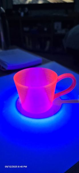Translucent Neon Hot Pink PETG PRO - UV REACTIVE AMS Compatible
